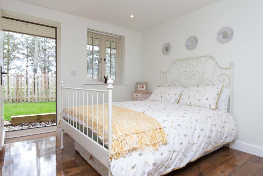Breckland Cottage - Secluded Country Getaway Hockwold cum Wilton Exteriör bild